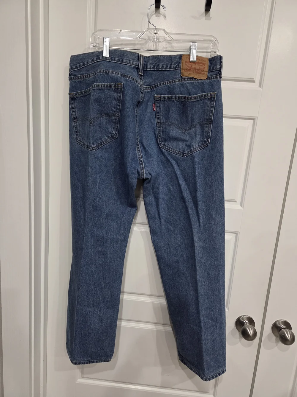 Levis Men's 505 Relaxed Fit Men's Jeans in Medium Blue Denim Size 36